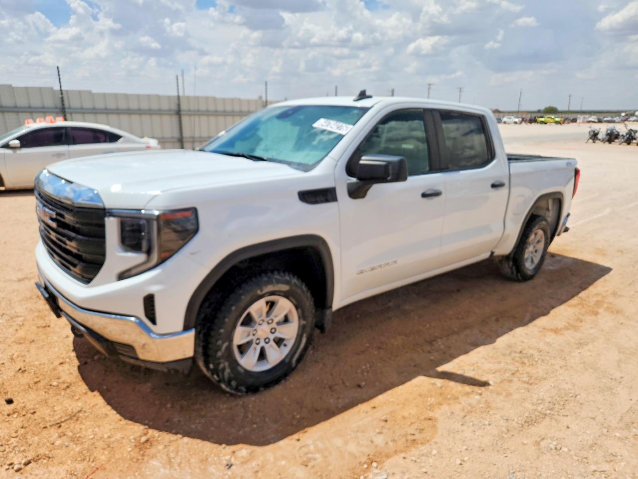 2023 GMC Sierra 1500 Pro, VIN 1GTUUAED1PZ132648 — Обычный износ