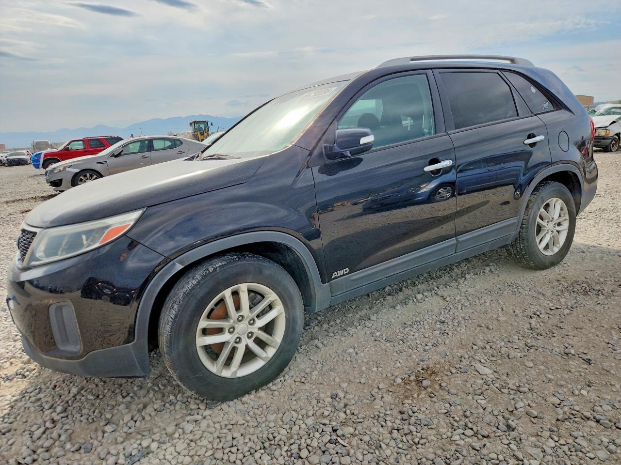 2015 Kia Sorento LX, VIN 5XYKTDA73FG598476 — Minor dents and scratches