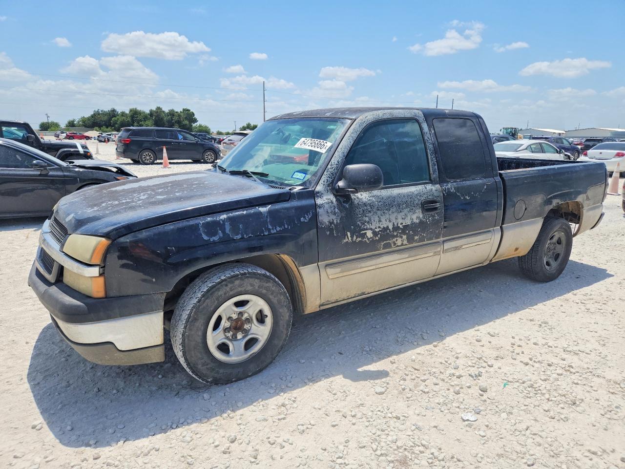 2004 Chevrolet Silverado 1500 LS, VIN 1GCEC19VX4Z213637 — Front end