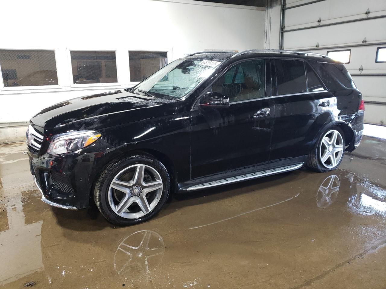 2016 Mercedes-Benz GLE 400, VIN 4JGDA5GB7GA666193 — Rear end