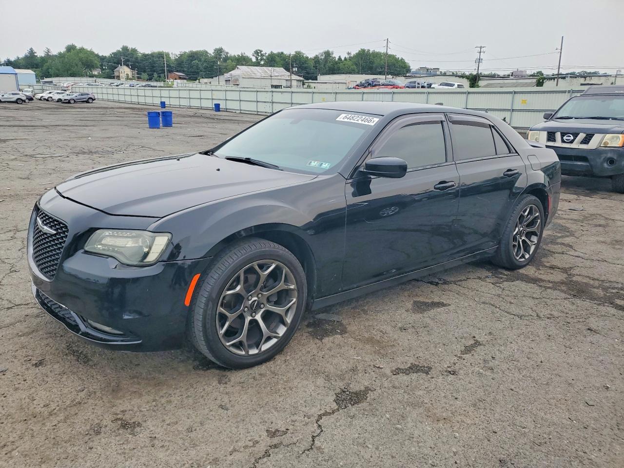 2015 Chrysler 300 S, VIN 2C3CCABG8FH859933 — Side