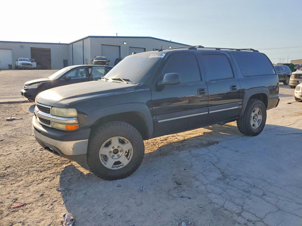 2004 Chevrolet Suburban LT, VIN 1GNFK16Z74J255400 — Перед