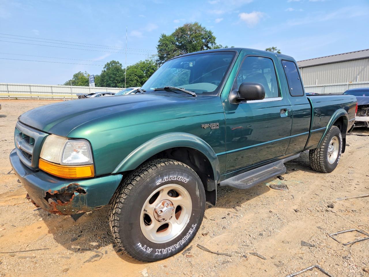 2000 Ford Ranger XLT, VIN 1FTZR15X9YTA20914 — Front end