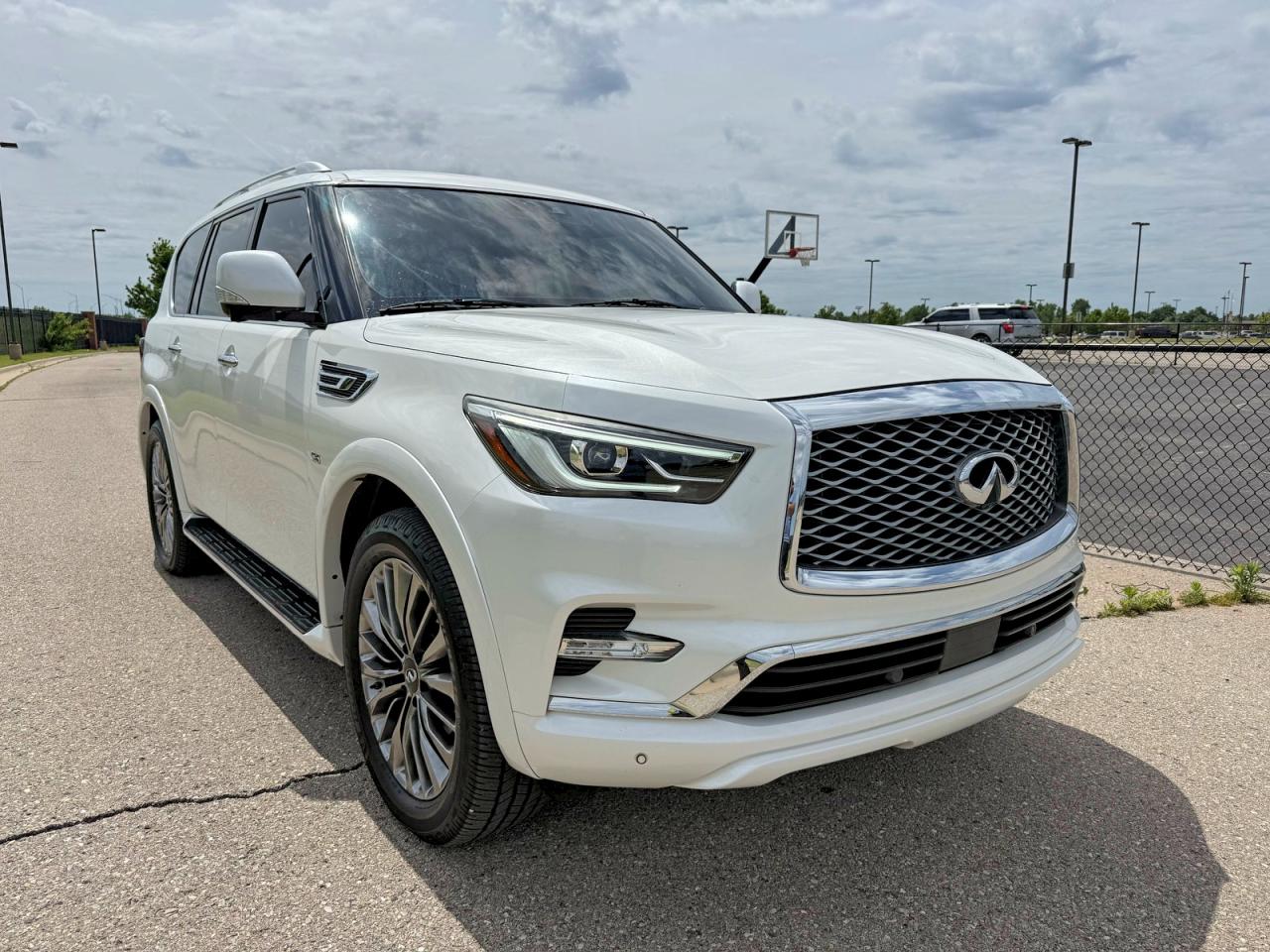 2019 Infiniti QX80 Luxe, VIN JN8AZ2NF2K9682725 — Мелкие вмятины и царапины