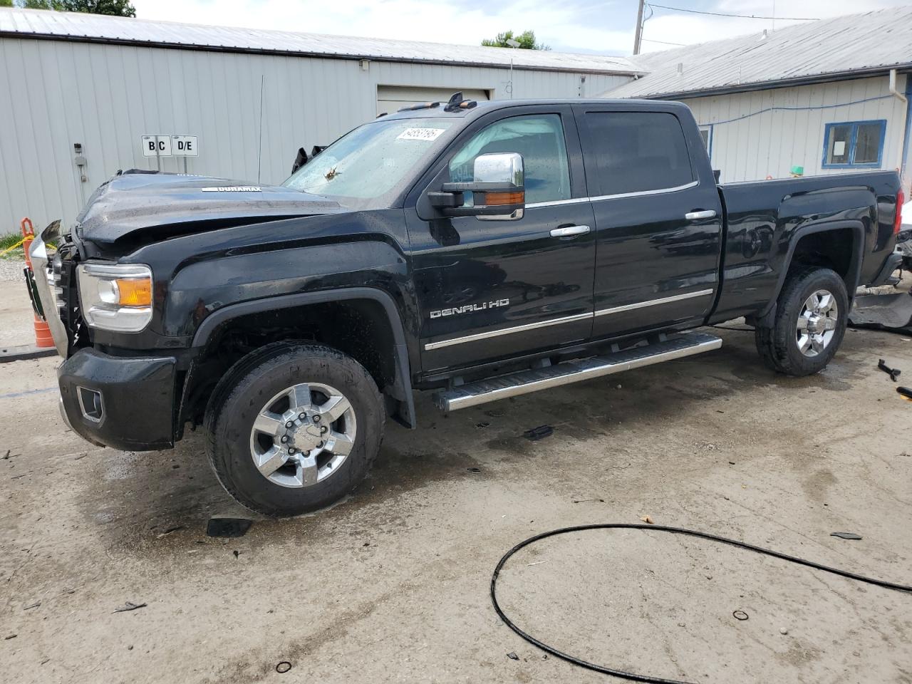 2015 GMC Sierra 3500HD Denali, VIN 1GT424E86FF572729 — Front end