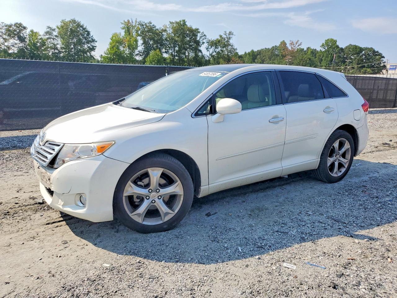 2011 Toyota Venza, VIN 4T3ZK3BB4BU041666 — Side
