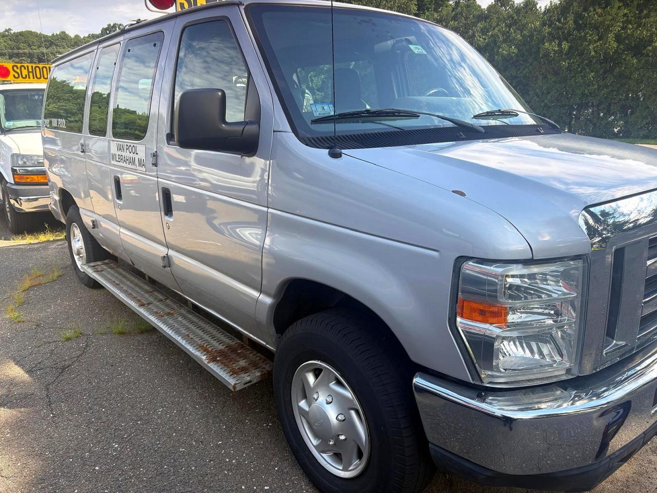 2013 Ford Econoline Cargo Commercial, VIN 1FTNE2EW5DDB17877 — Normal wear