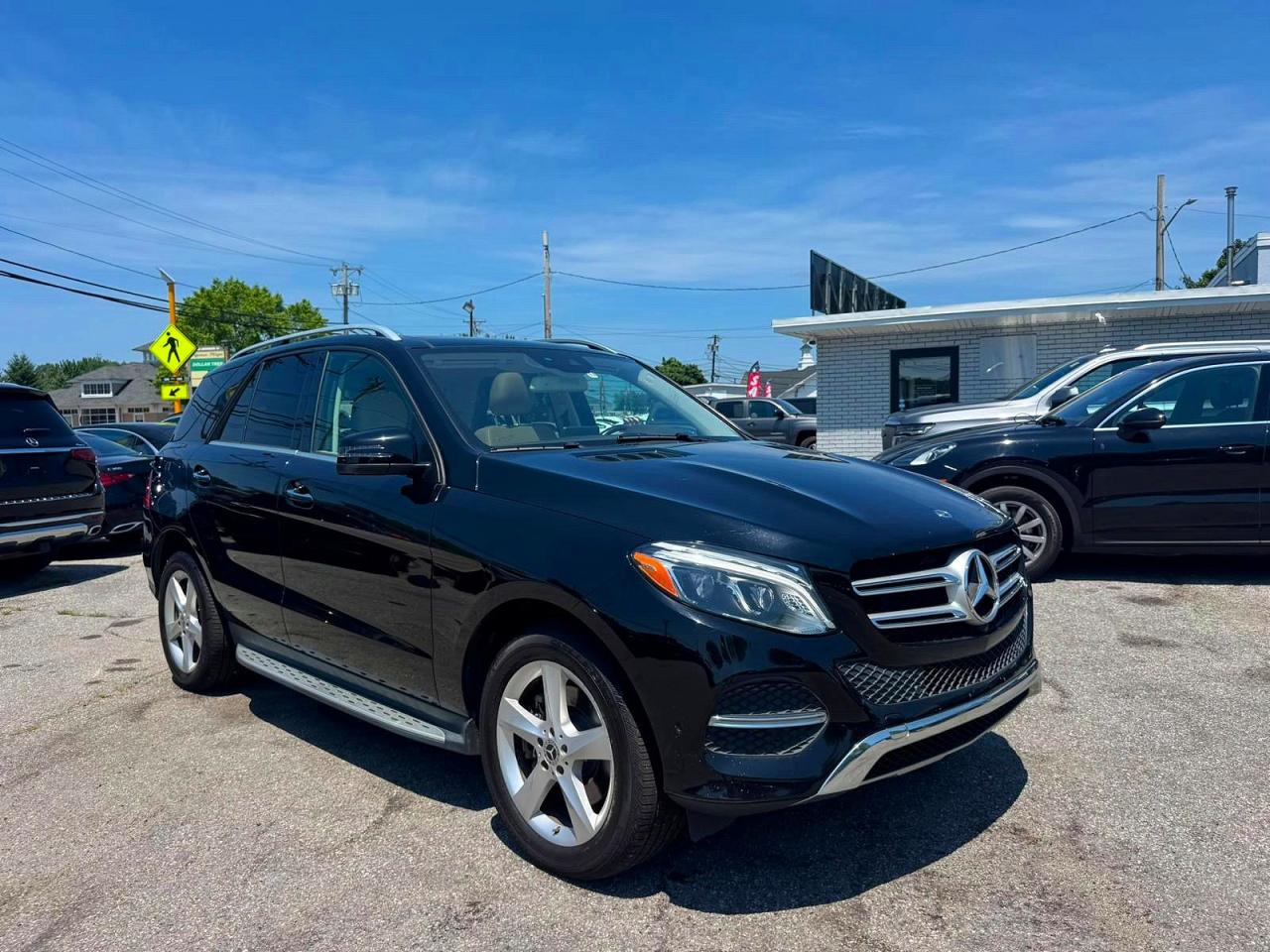 2019 Mercedes-Benz GLE 400, VIN 4JGDA5GB6KB211810 — Normal wear