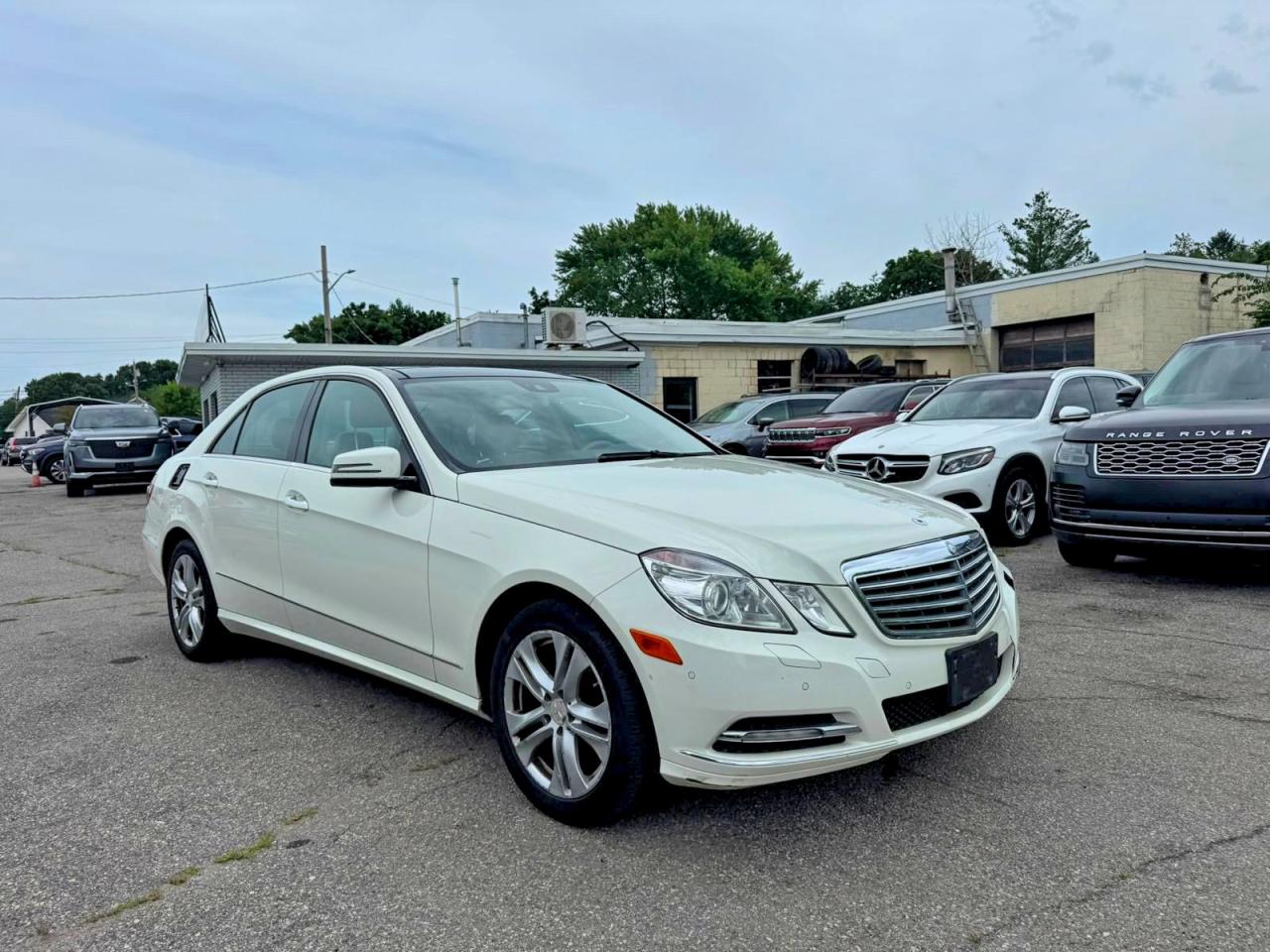 2011 Mercedes-Benz E 350 Sport, VIN WDDHF8HB7BA349889 — Normal wear