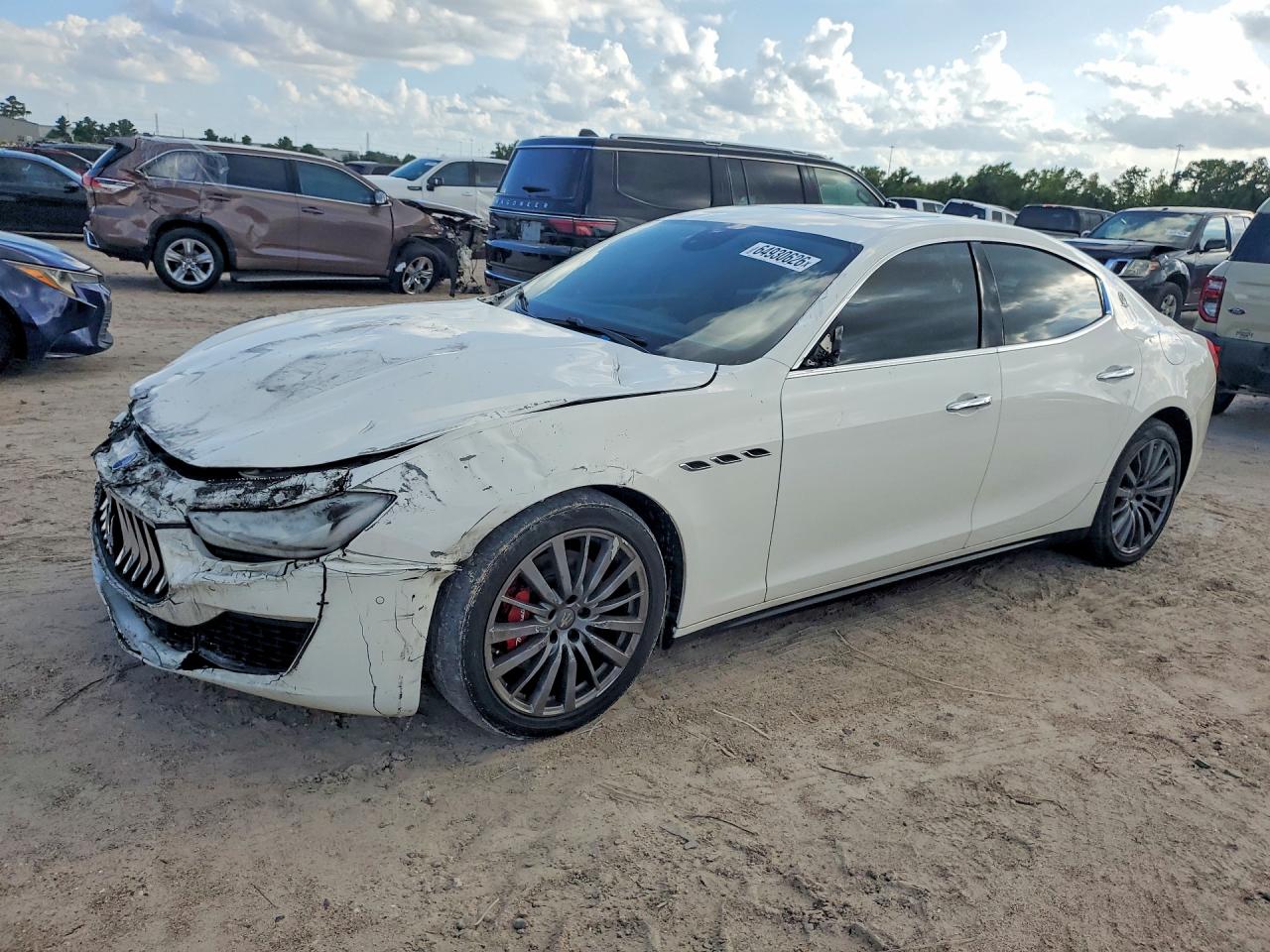 2019 Maserati Ghibli, VIN ZAM57XSA8K1328257 — Перед