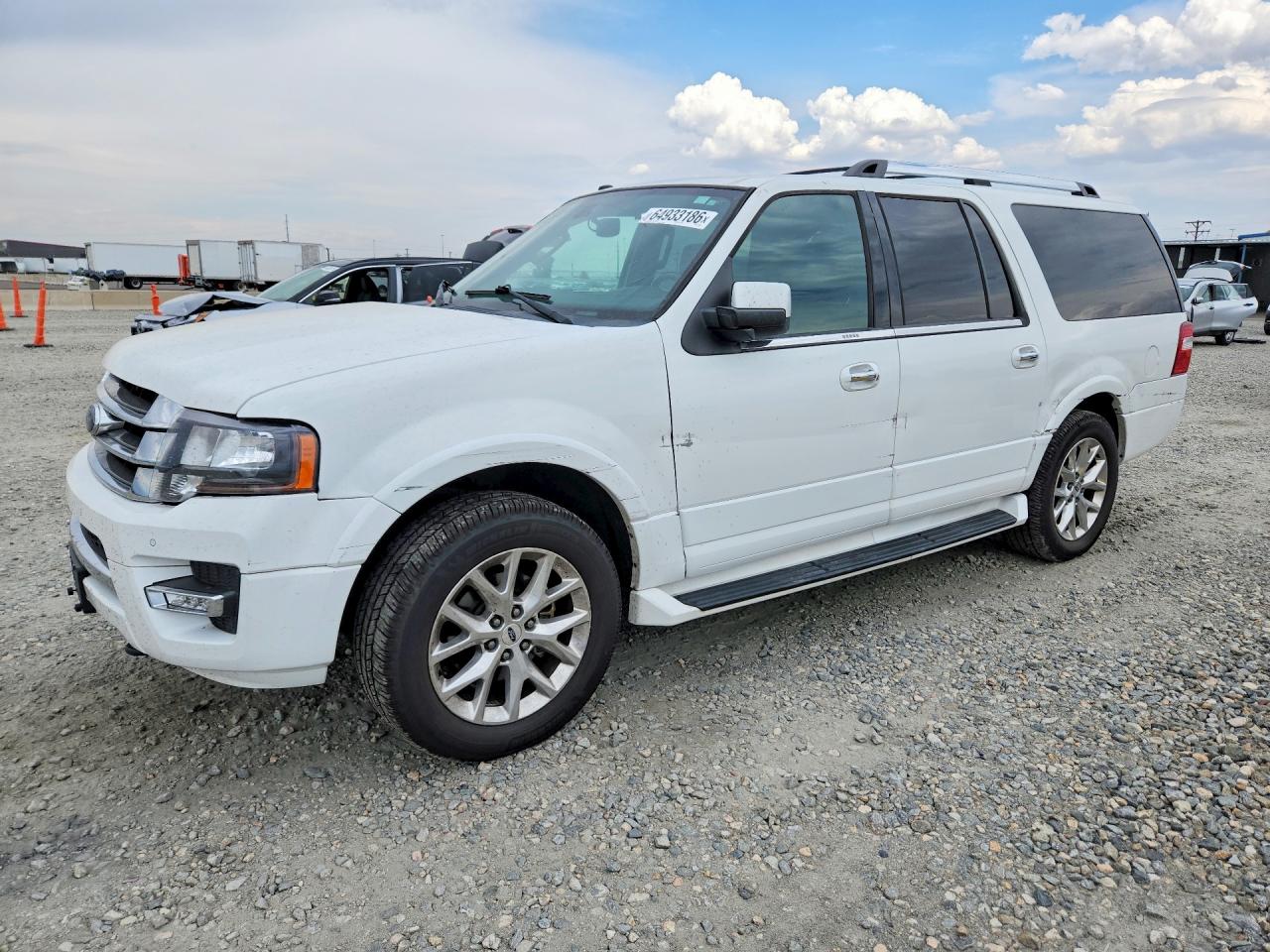 2017 Ford Expedition Max Limited, VIN 1FMJK2AT6HEA74309 — Бок