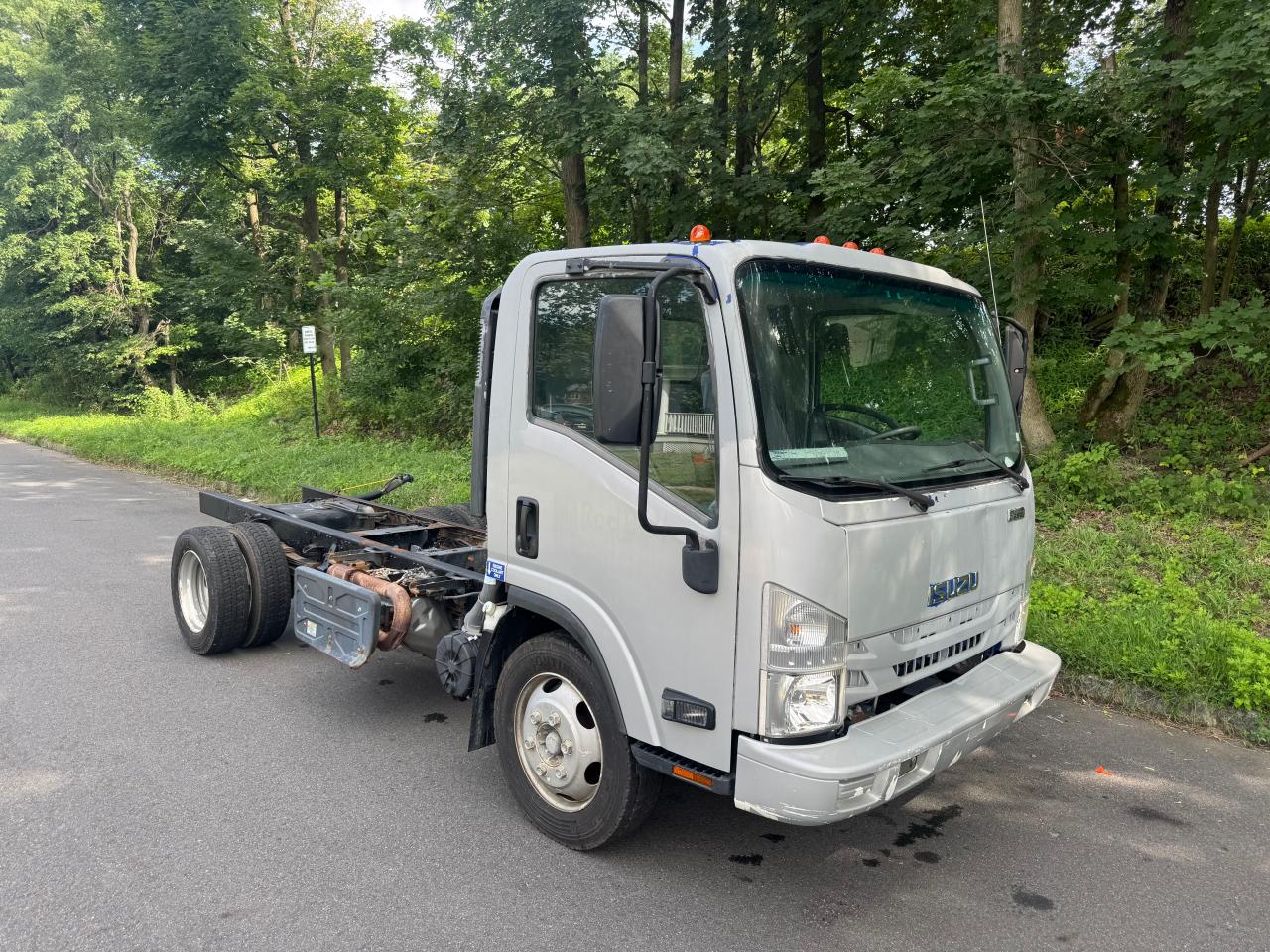 2017 Isuzu NRR IBT, VIN JALE5W160H7302547 — Normal wear