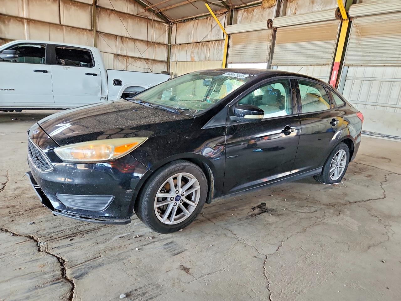 2017 Ford Focus SE, VIN 1FADP3F24HL315455 — Front end