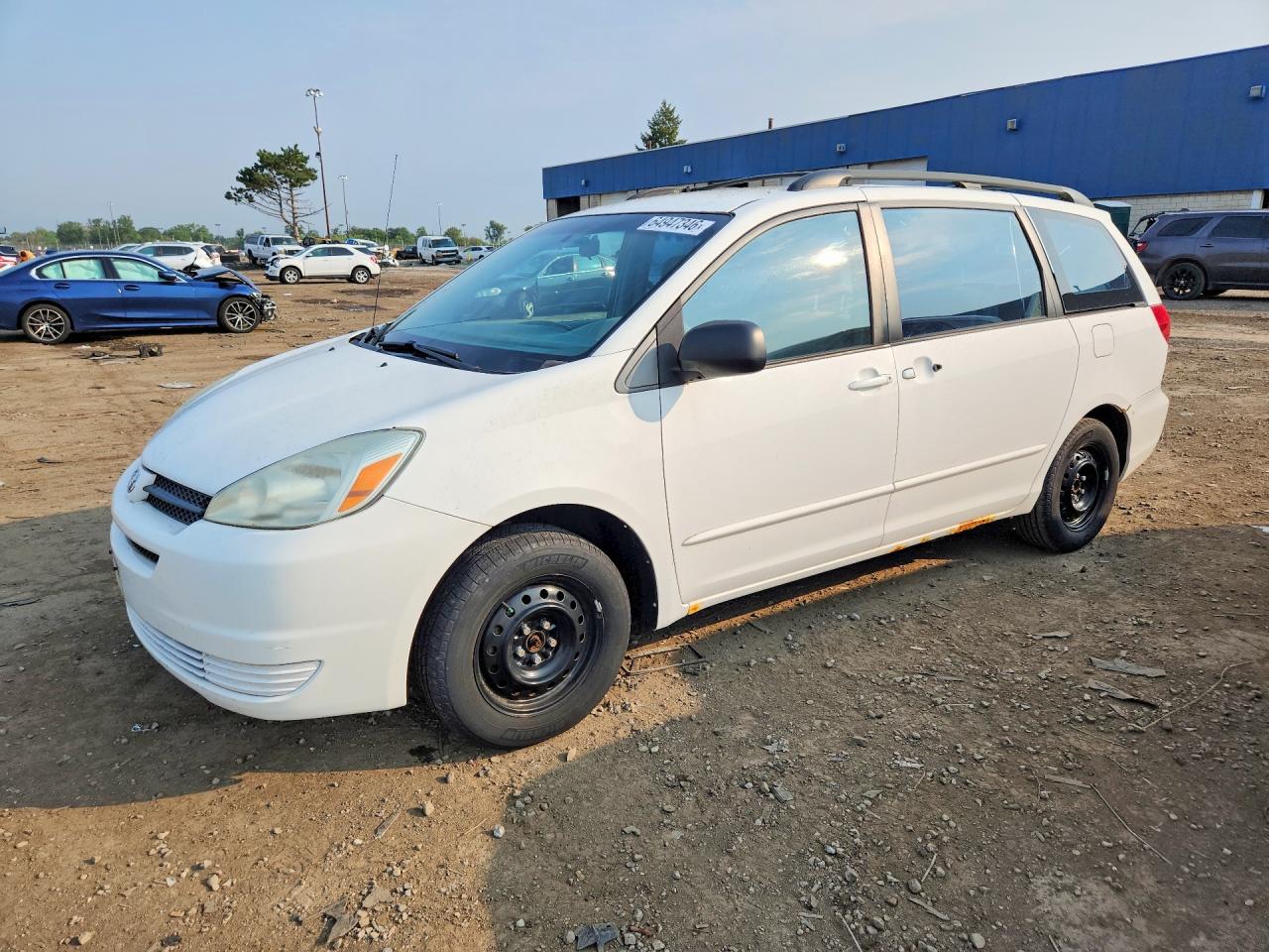 2004 Toyota Sienna LE, VIN 5TDZA23C34S025483 — Minor dents and scratches