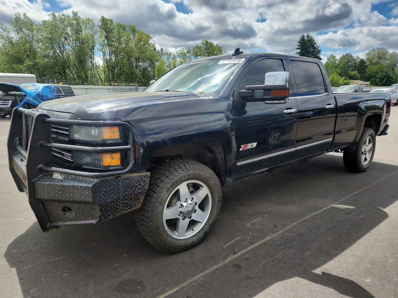 2015 Chevrolet Silverado 2500HD LTZ, VIN 1GC1KWE80FF644751 — Front end