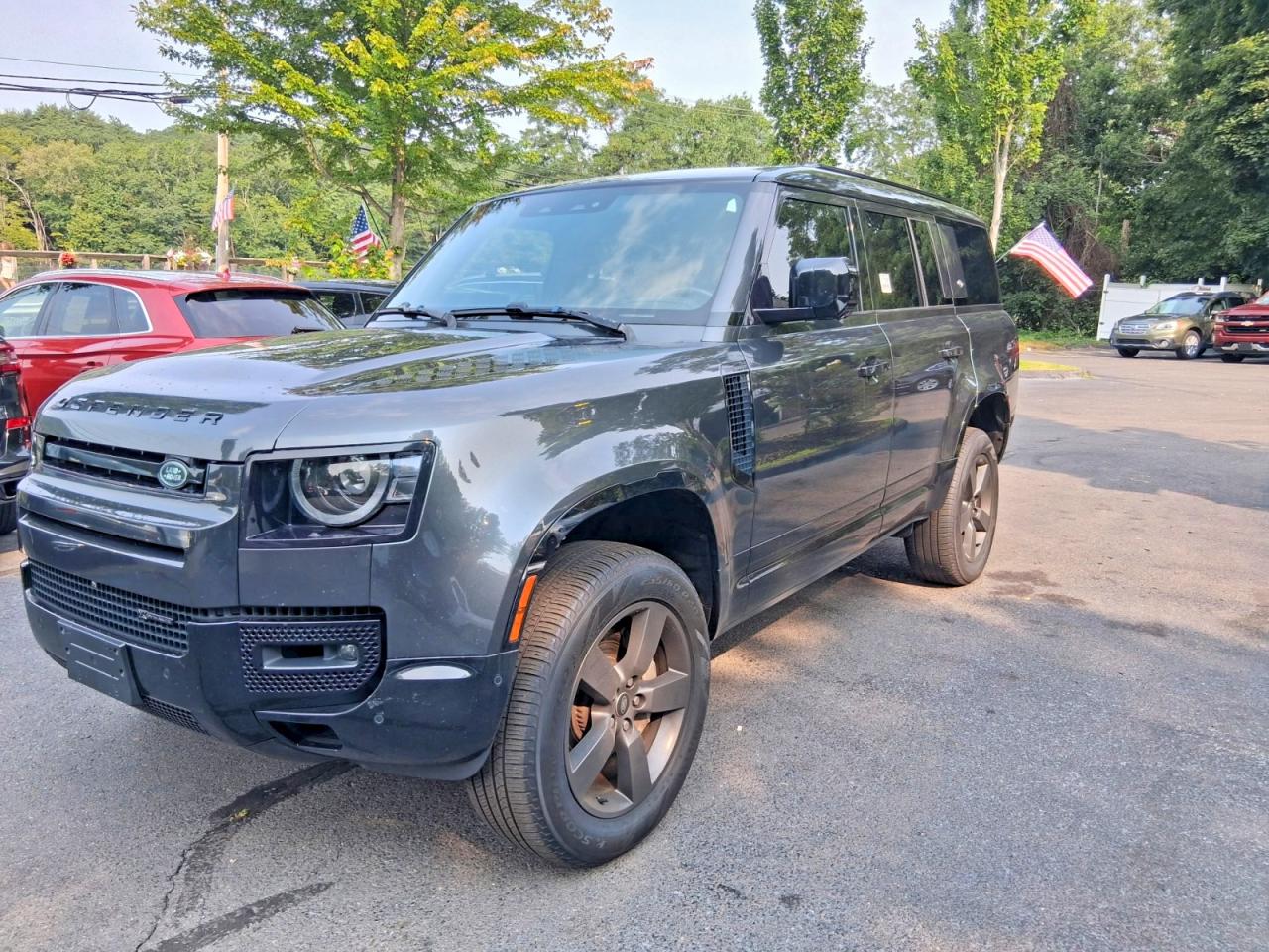 2023 Land Rover Defender X-Dynamic SE, VIN SALE2FEU3P2185201 — Minor dents and scratches