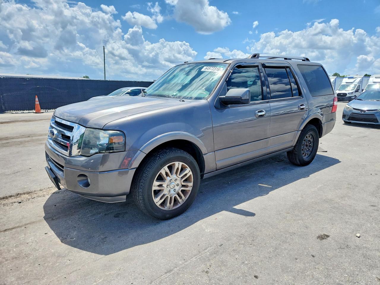 2013 Ford Expedition Limited, VIN 1FMJU1K55DEF46028 — Мелкие вмятины и царапины
