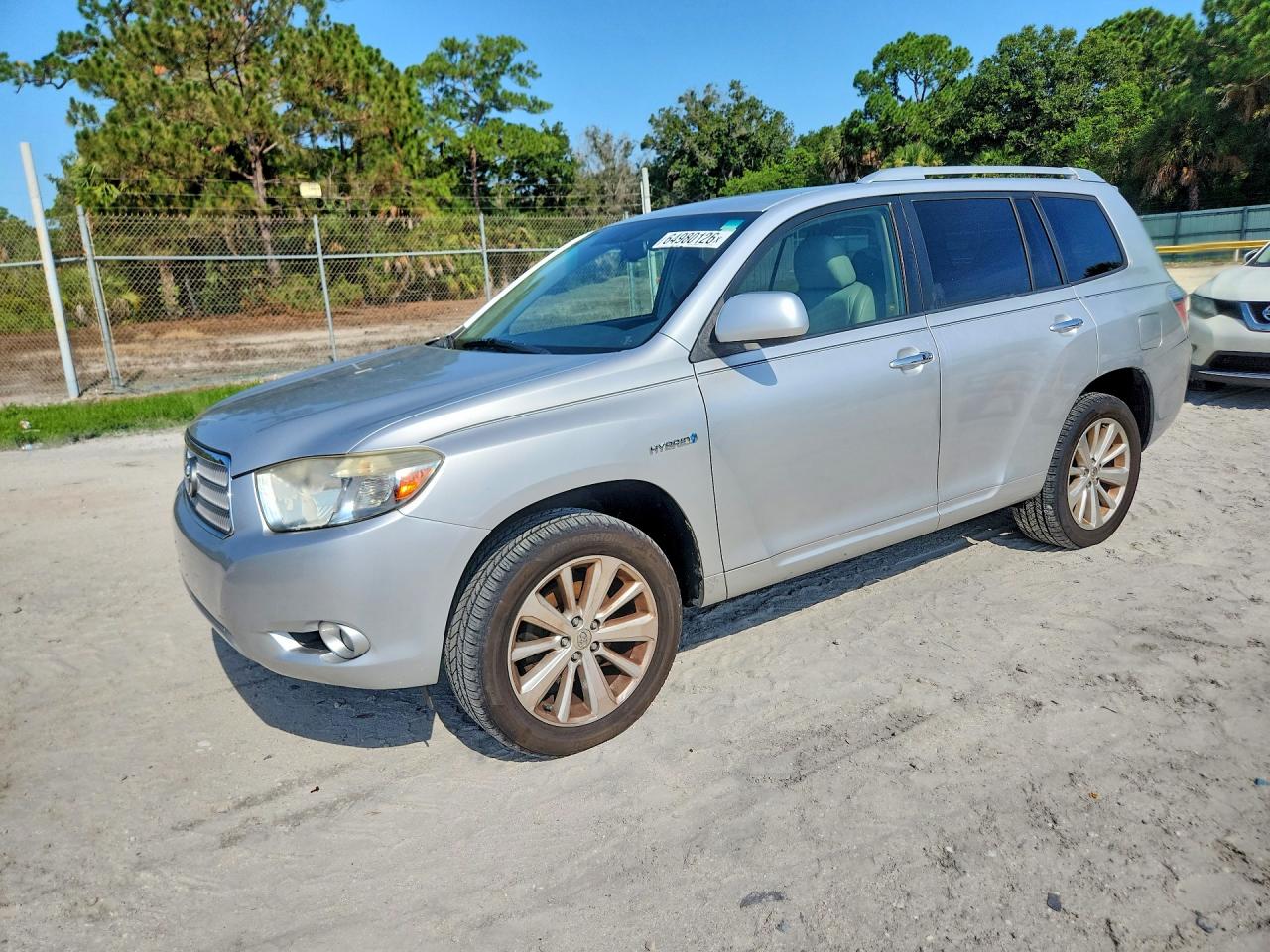 2010 Toyota Highlander Limited, VIN JTEJW3EH1A2047588 — Normal wear