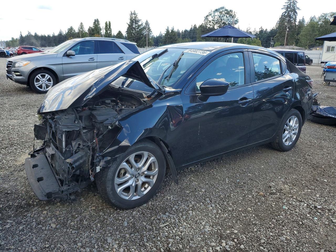 2018 Toyota Yaris, VIN 3MYDLBYV8JY317800 — Перед