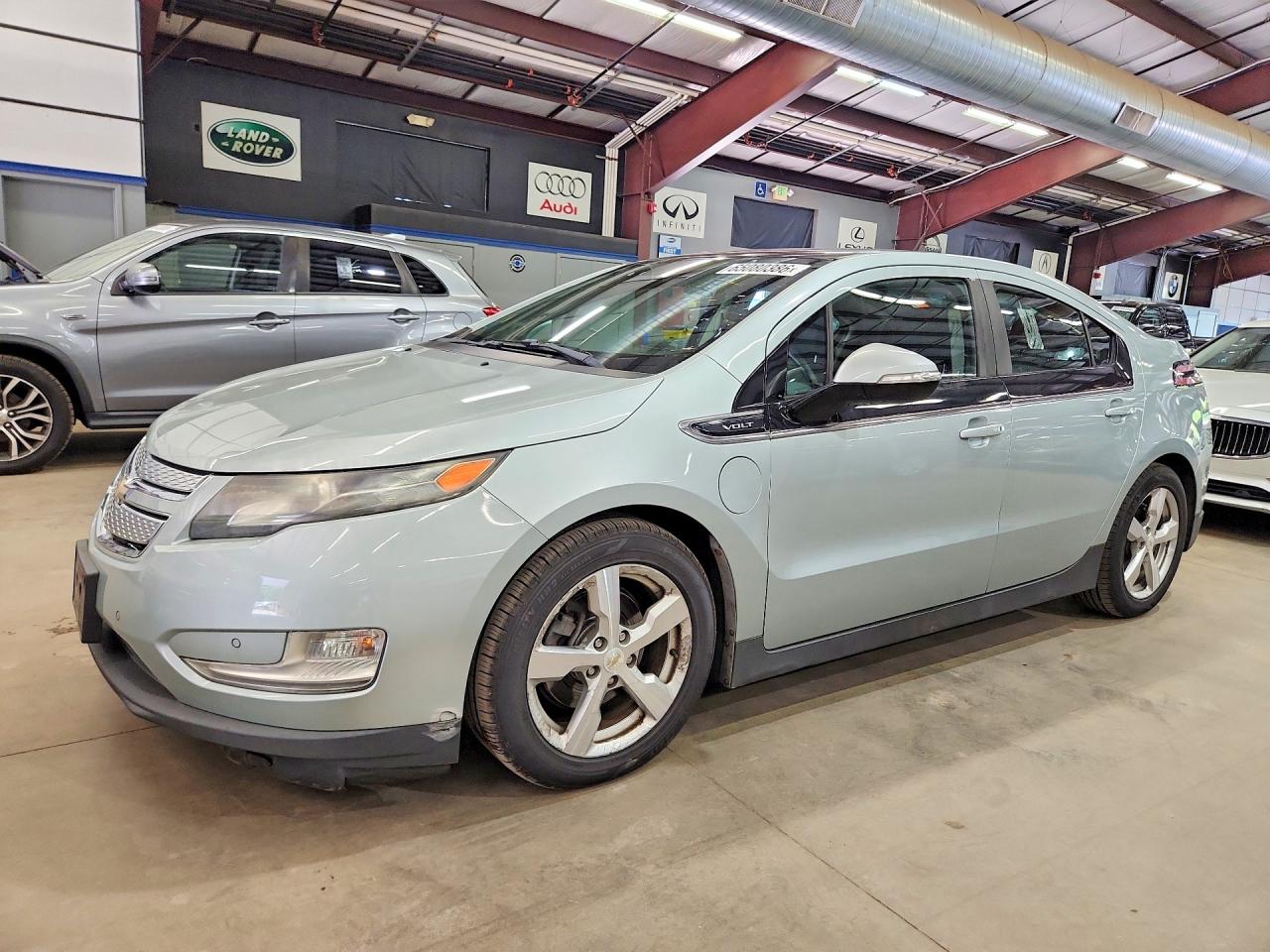 2011 Chevrolet Volt, VIN 1G1RD6E42BU103158 — Minor dents and scratches