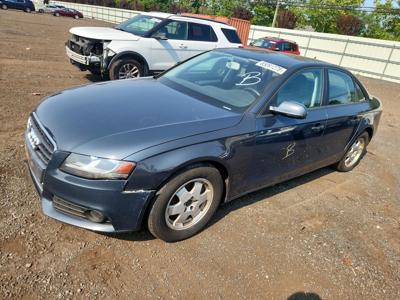 2010 Audi A4 Premium, VIN WAUDFAFL7AN012266 — Мелкие вмятины и царапины