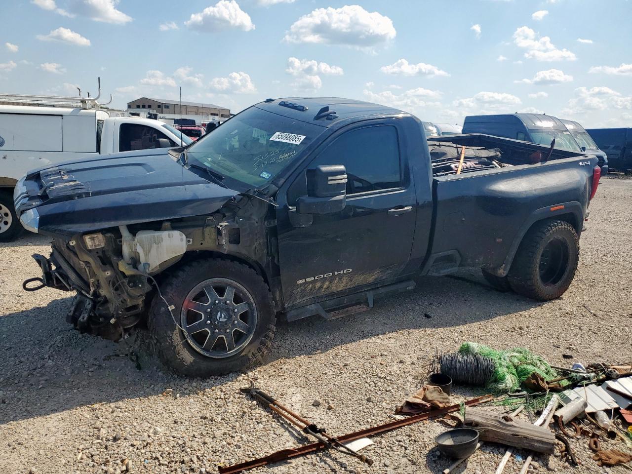 2021 GMC Sierra 3500, VIN 1GT39SEY5MF266114 — Front end