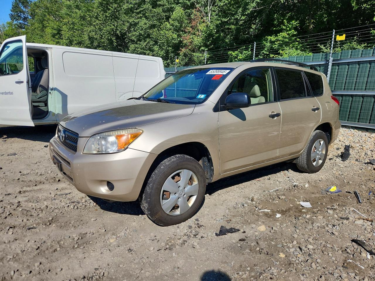 2008 Toyota RAV4, VIN JTMZD33V285094451 — Side