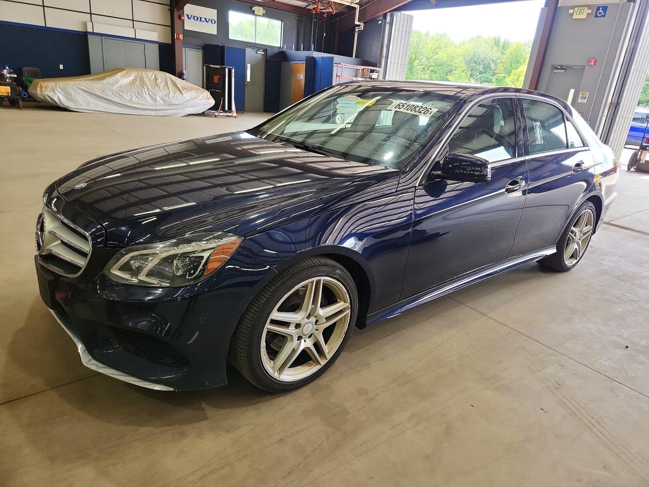 2014 Mercedes-Benz E 350 Sport, VIN WDDHF8JB7EB046832 — Minor dents and scratches