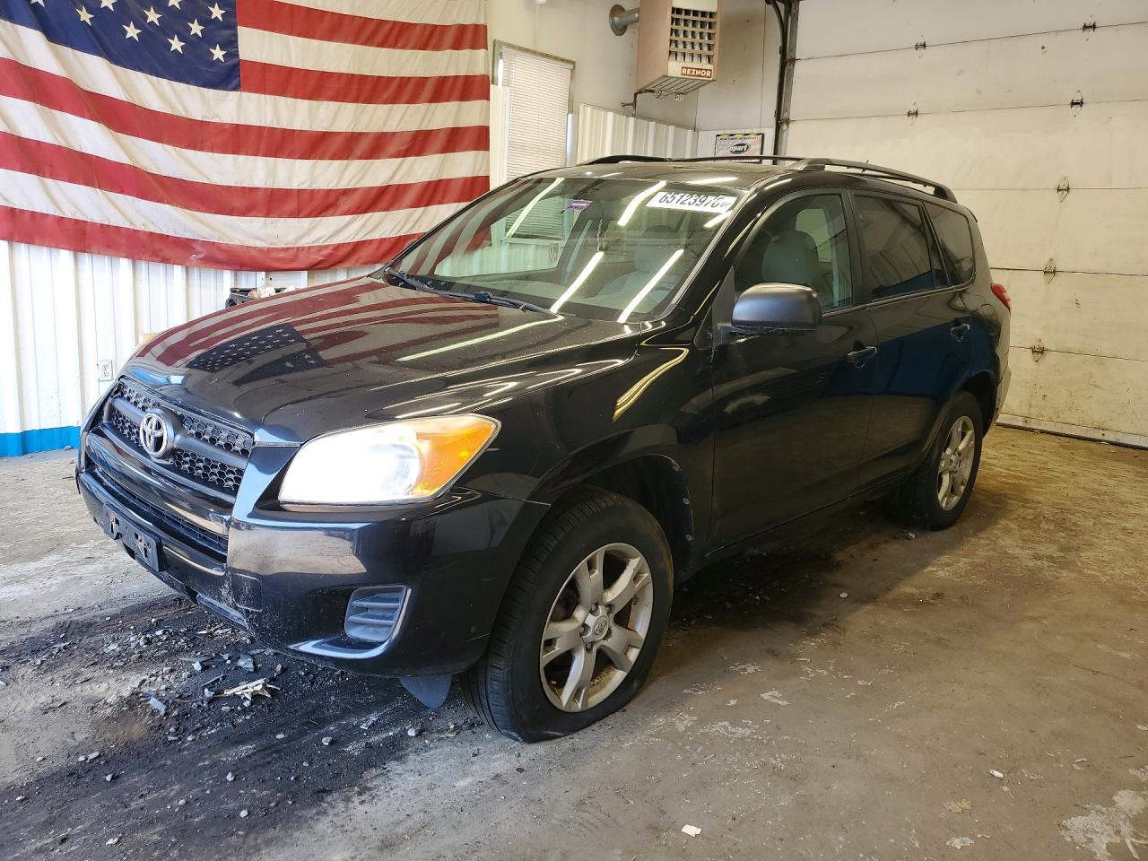 2011 Toyota RAV4, VIN 2T3BF4DV7BW099189 — Minor dents and scratches