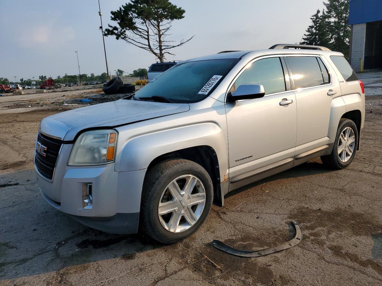 2011 GMC Terrain SLE-2, VIN 2CTFLSE50B6475759 — Мелкие вмятины и царапины