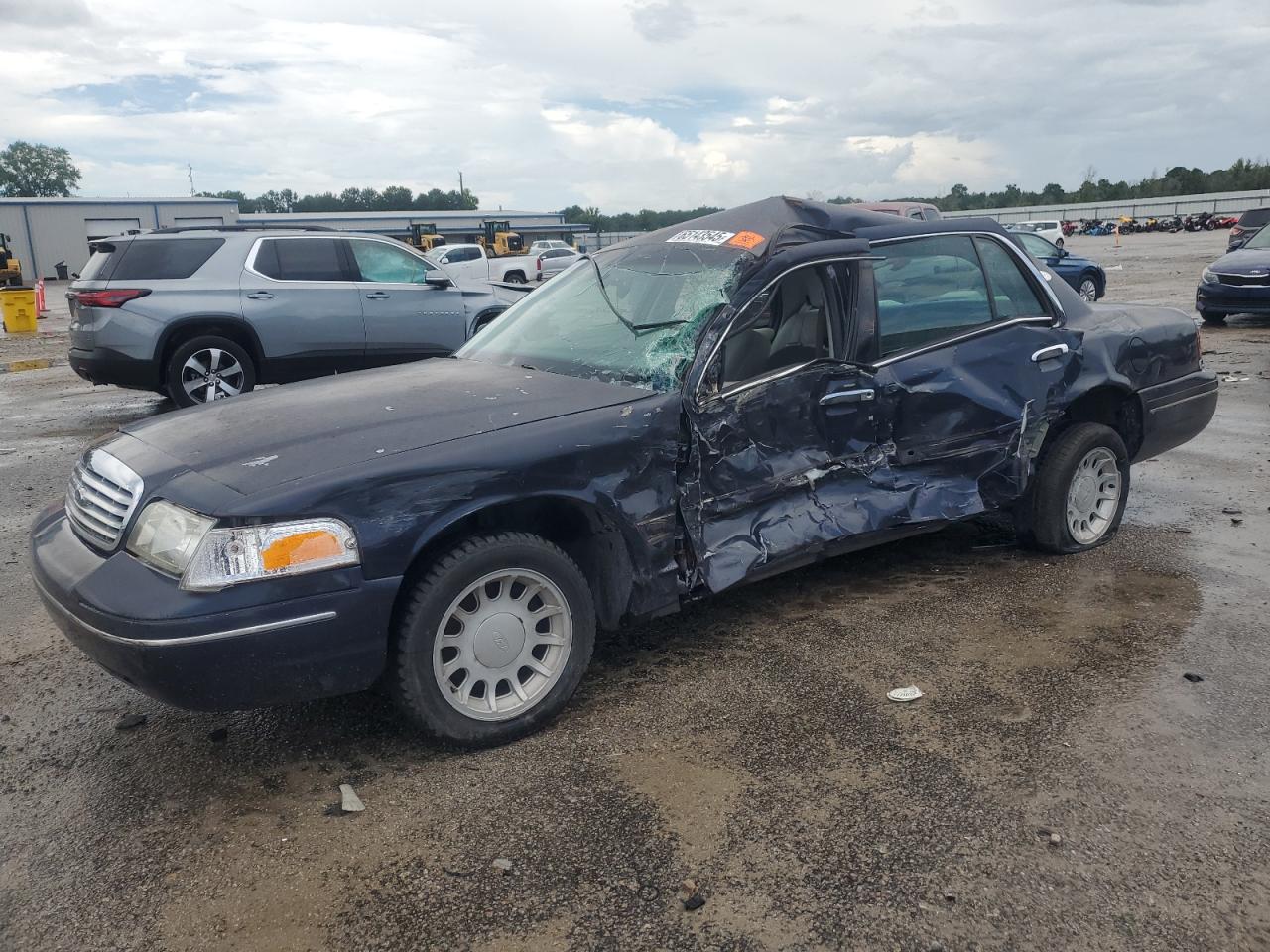 2001 Ford Crown Victoria LX, VIN 2FAFP74W81X141792 — Frame damage