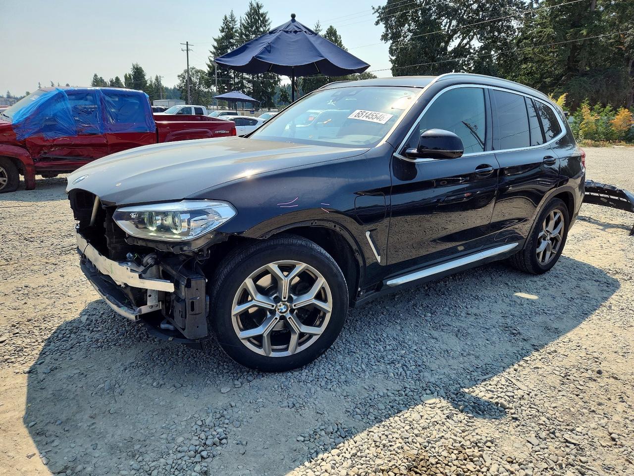 2020 BMW X3 xDrive30e, VIN 5UXTS1C03L9D29575 — Перед