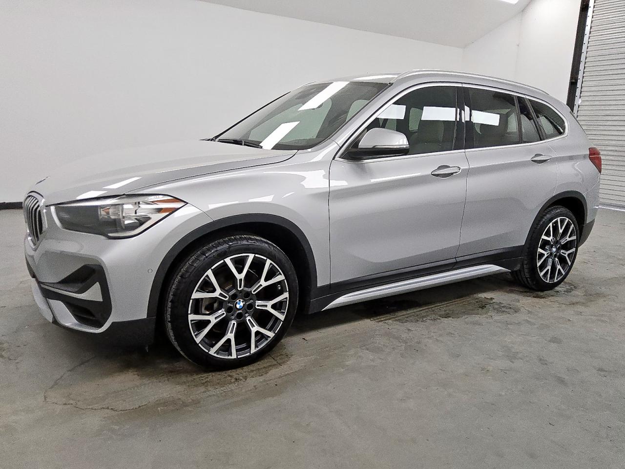 2021 BMW X1 xDrive28i, VIN WBXJG9C01M5S24549 — Minor dents and scratches