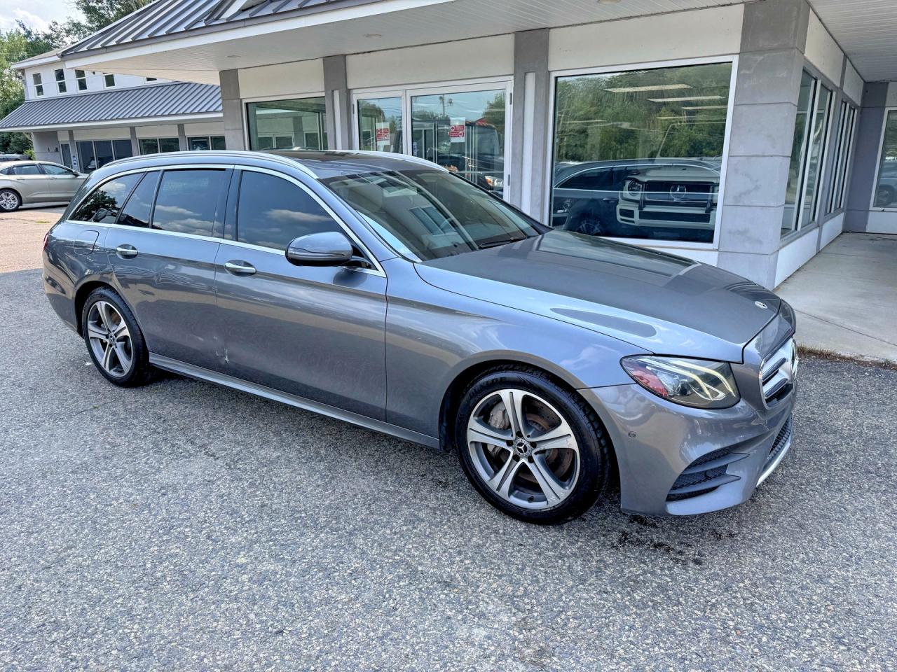 2017 Mercedes-Benz E 400 Luxury, VIN WDDZH6GB9HA239374 — Minor dents and scratches