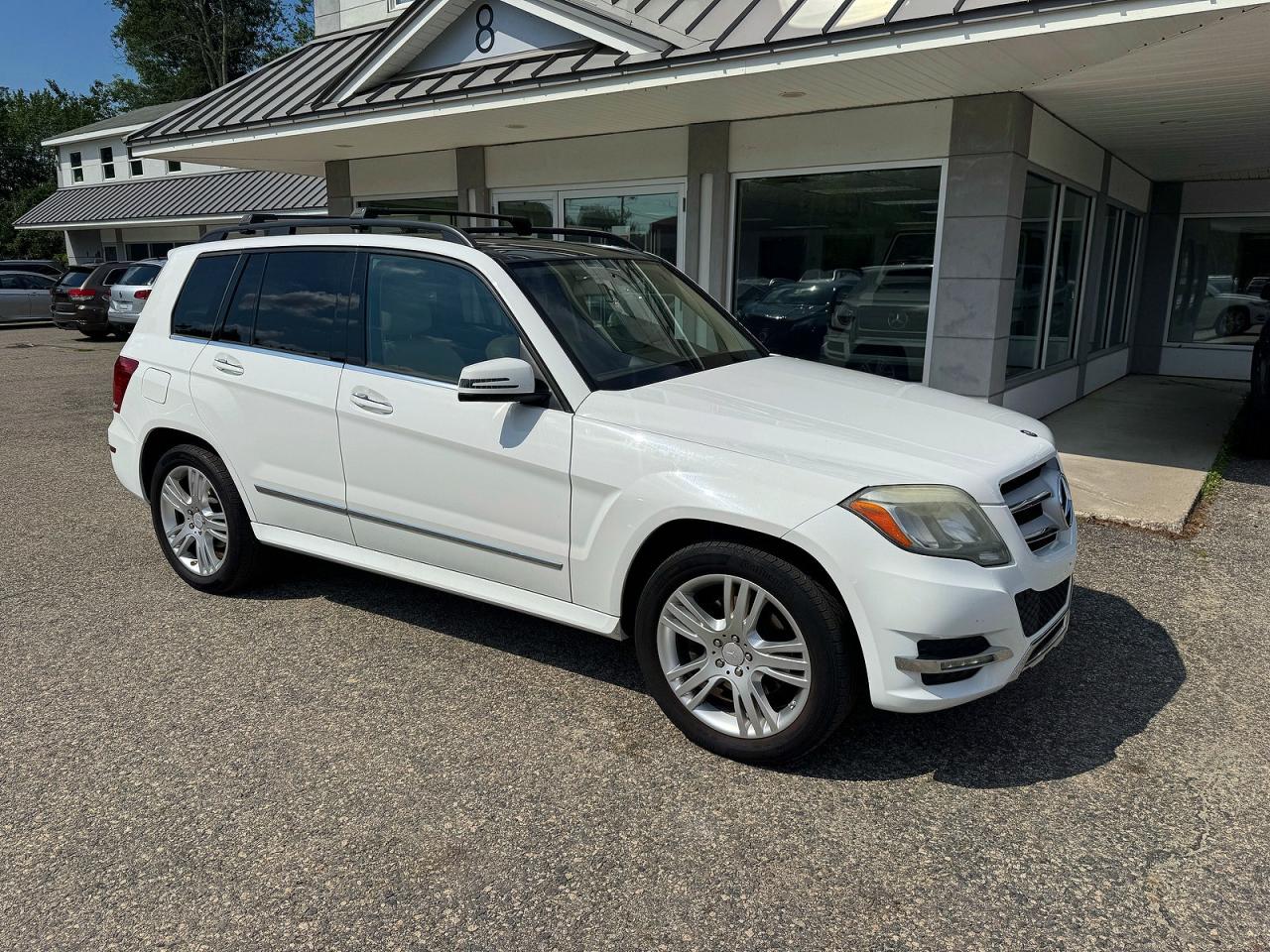 2013 Mercedes-Benz GLK 250, VIN WDCGG0EB1DG121664 — Minor dents and scratches