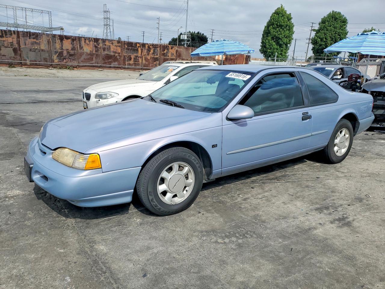 1995 Ford Thunderbird LX, VIN 1FALP62WXSH139317 — Normal wear
