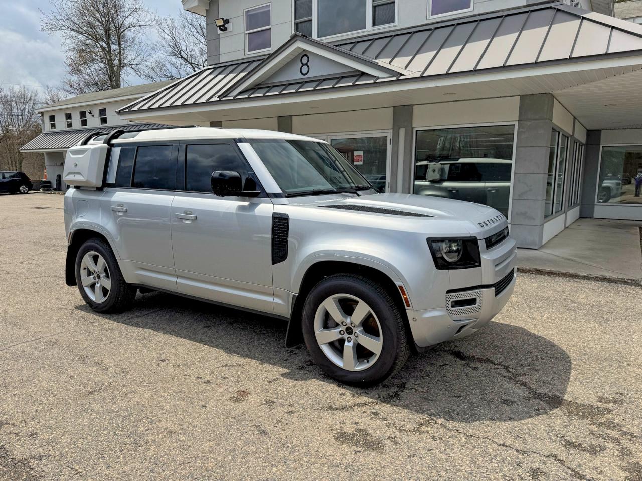 2022 Land Rover Defender, VIN SALEW7RU6N2097910 — Minor dents and scratches