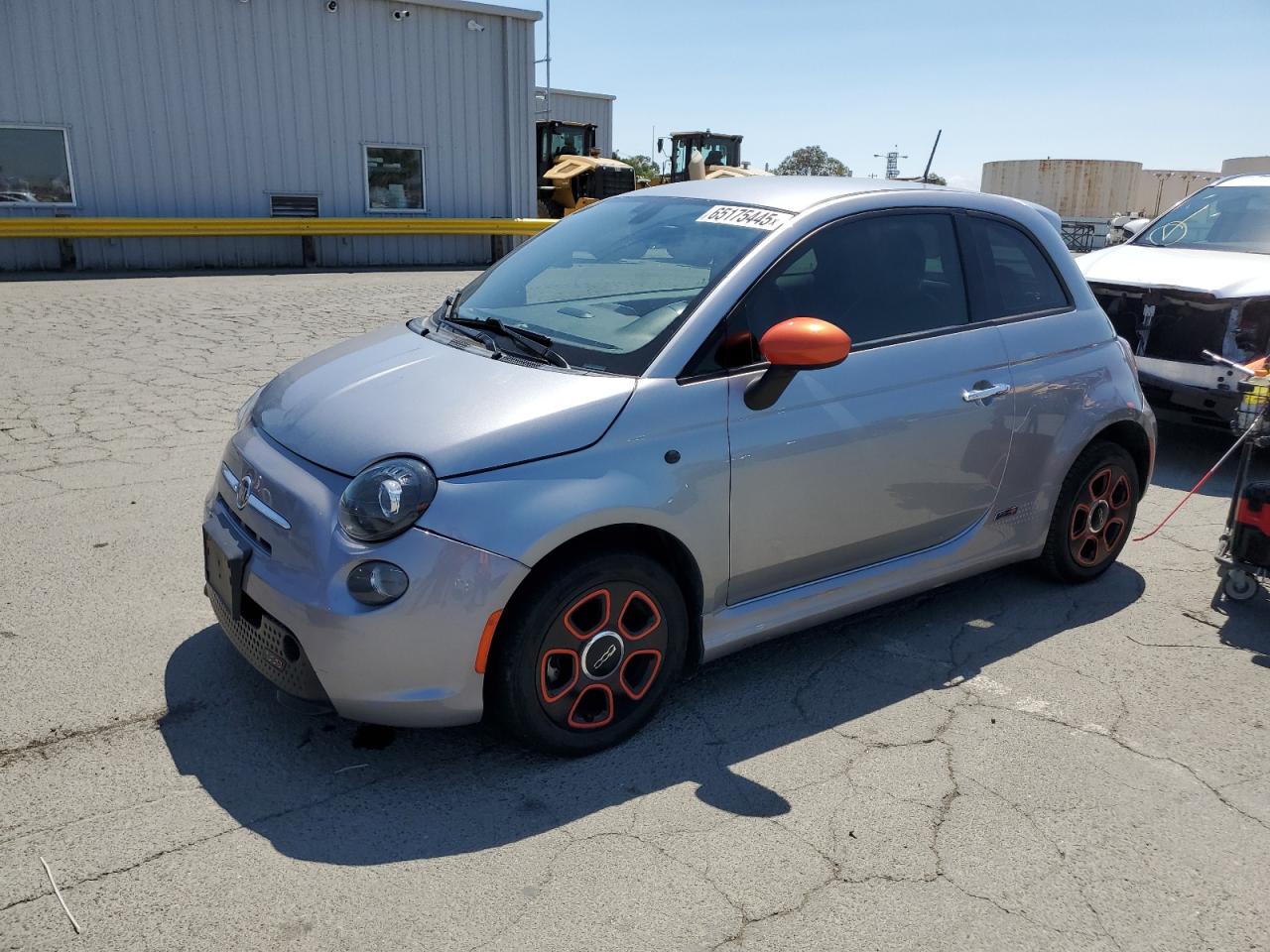 2018 FIAT 500e, VIN 3C3CFFGE7JT362531 — Front end