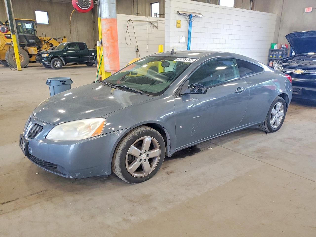 2008 Pontiac G6 GT, VIN 1G2ZH17N584114088 — Бок