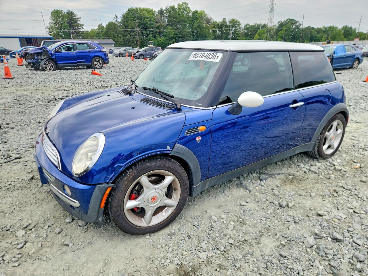 2003 MINI Hardtop, VIN WMWRC33483TC41063 — Перед