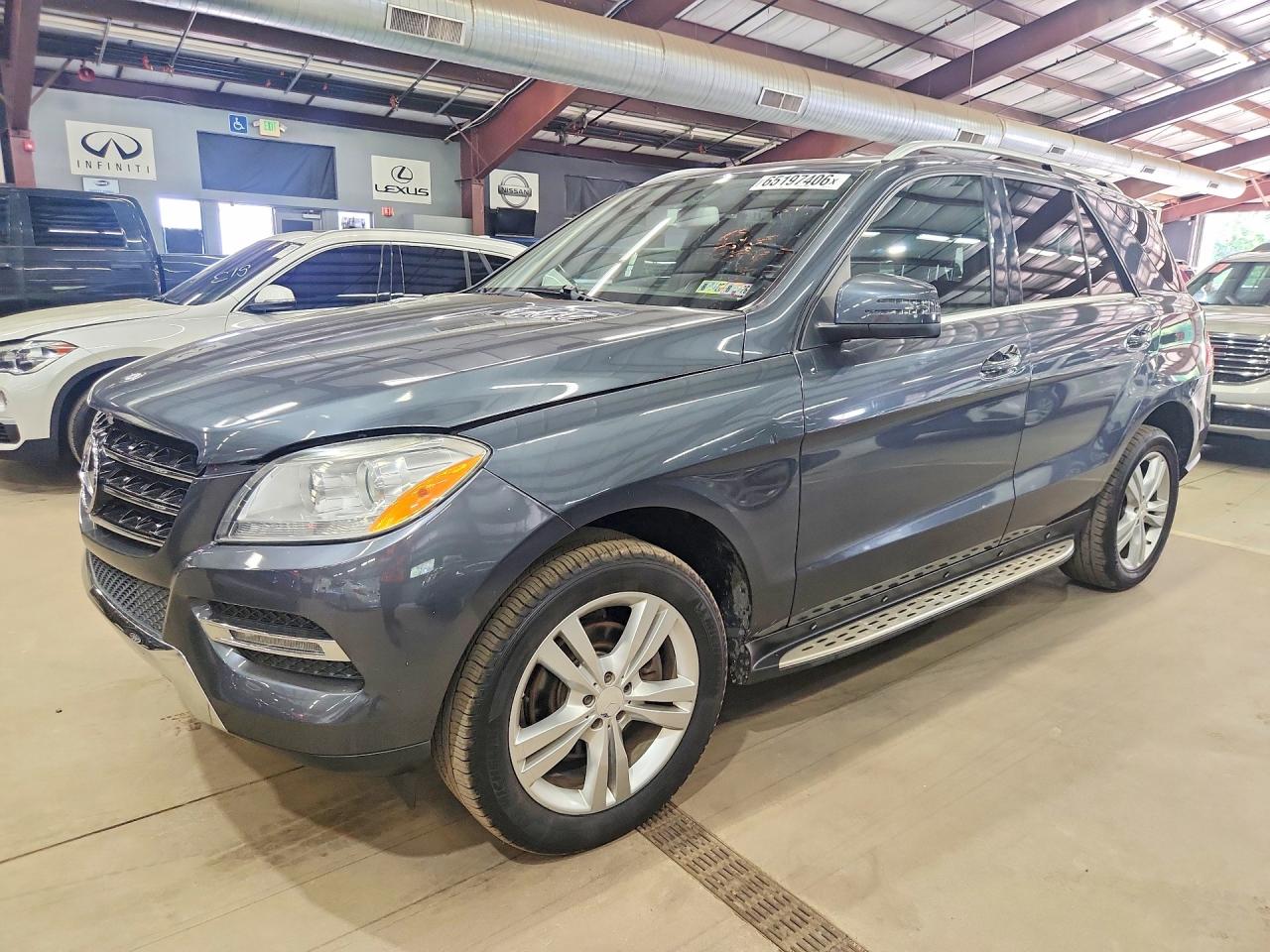2013 Mercedes-Benz M 350, VIN 4JGDA5HBXDA157239 — Minor dents and scratches