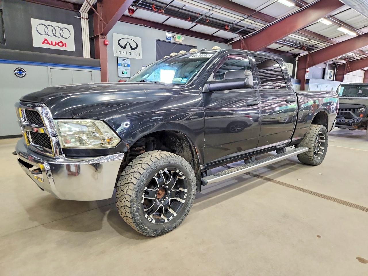 2015 Ram 2500 Tradesman, VIN 3C6UR5CJ4FG608866 — Мелкие вмятины и царапины