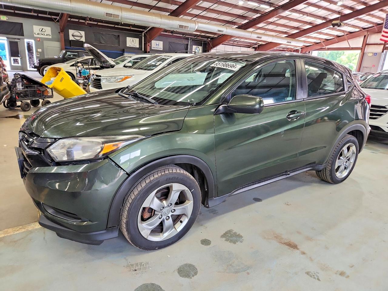 2018 Honda HR-V LX, VIN 3CZRU6H38JM720913 — Front end