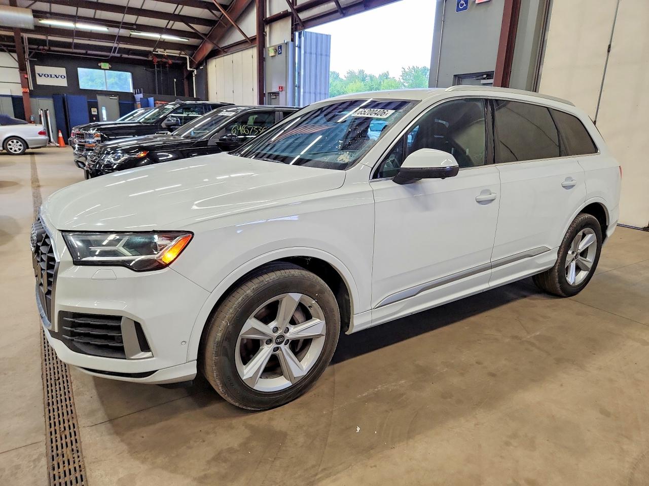 2021 Audi Q7 Premium, VIN WA1AXAF72MD016963 — Minor dents and scratches