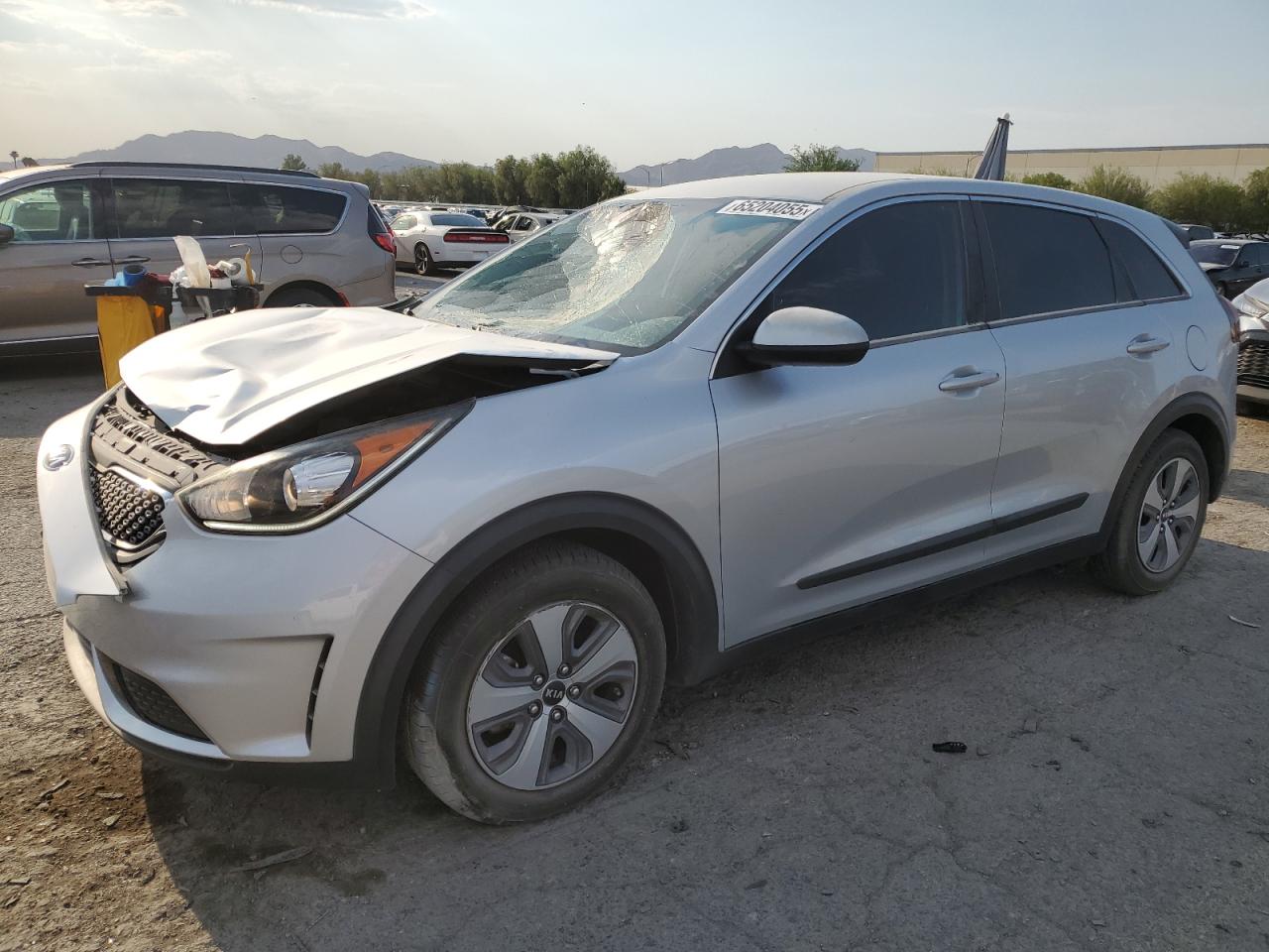 2018 Kia Niro LX, VIN KNDCB3LC7J5143983 — Front end