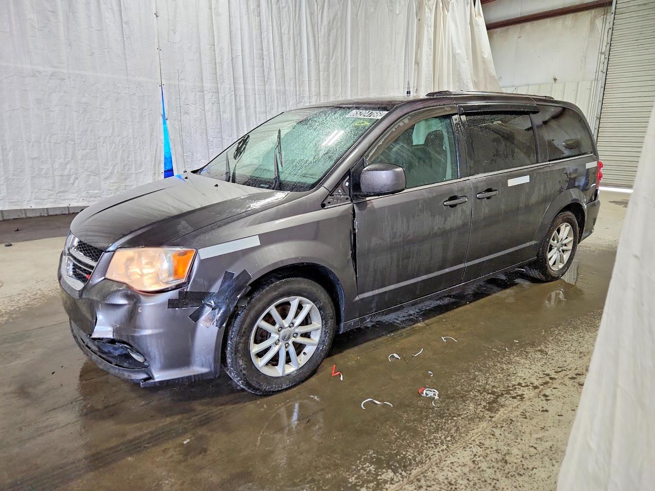 2020 Dodge Grand Caravan SXT, VIN 2C4RDGCG3LR200717 — Перед