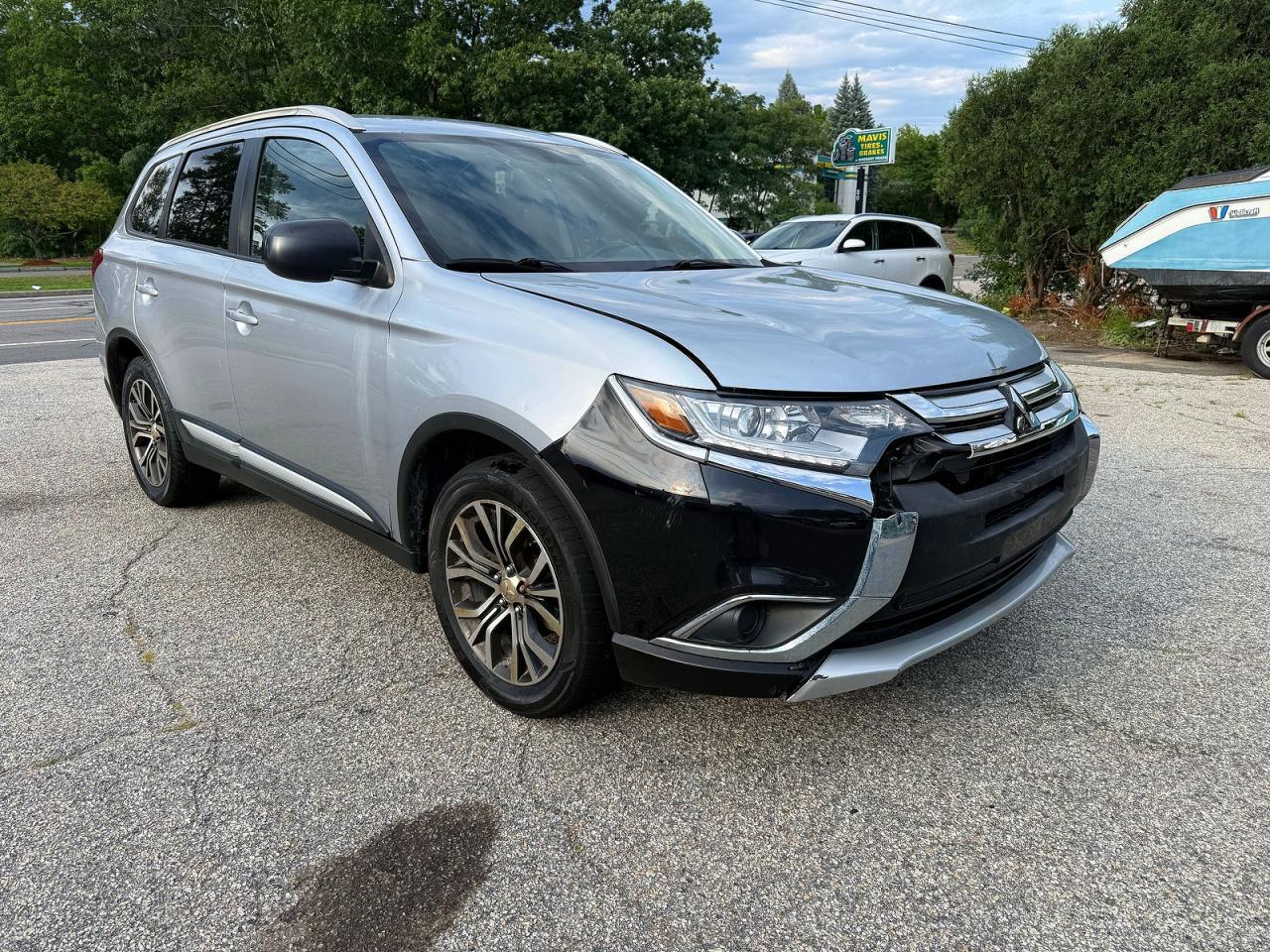2016 Mitsubishi Outlander SE, VIN JA4AZ3A32GZ018262 — Normal wear