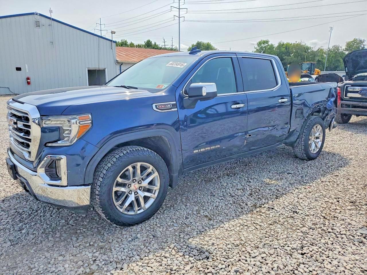 2020 GMC Sierra 1500 SLT, VIN 1GTU9DELXLZ299403 — Бок