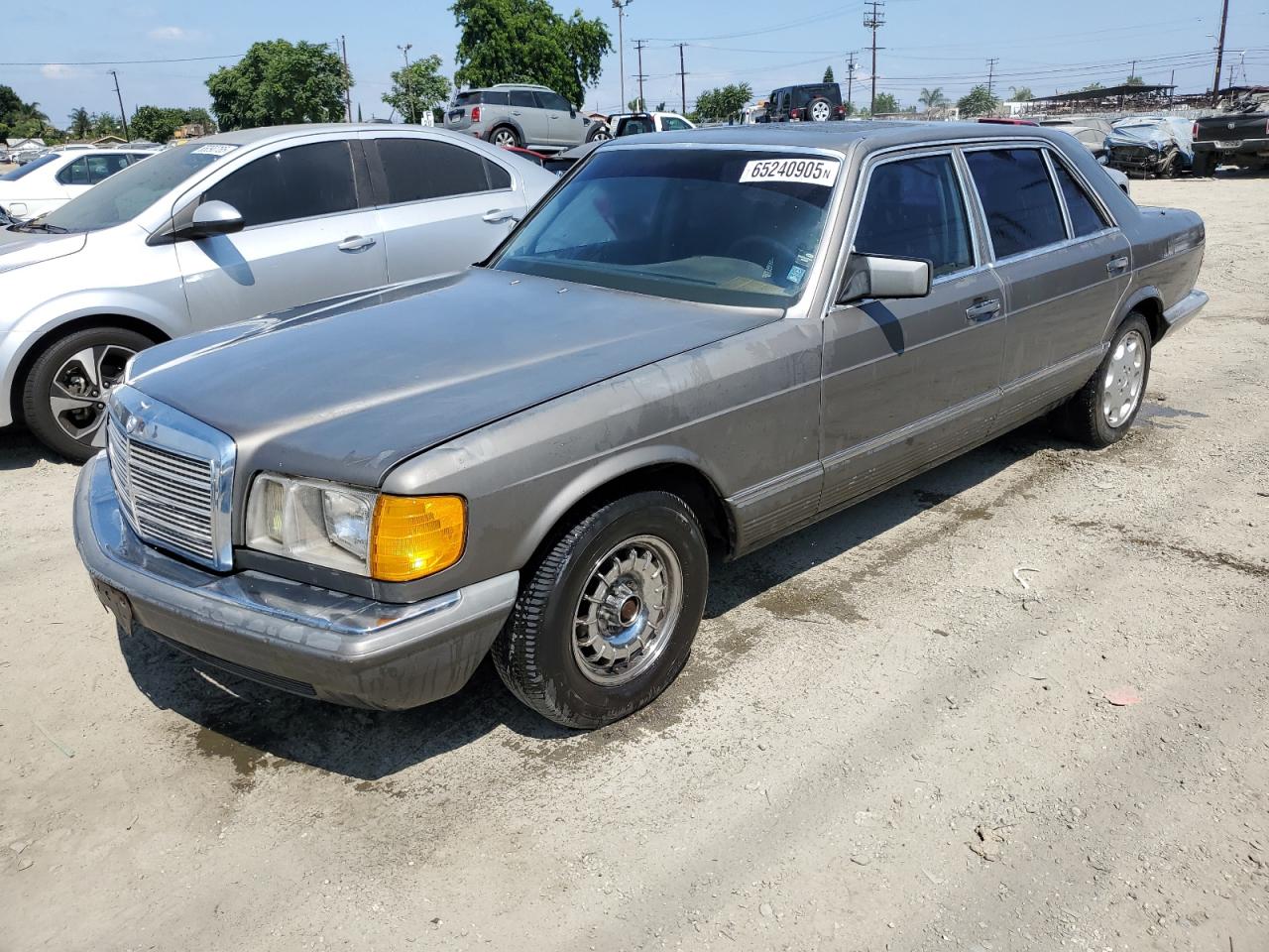 1985 Mercedes-Benz 500 SEL, VIN WDBCA37D2FA192544 — Normal wear