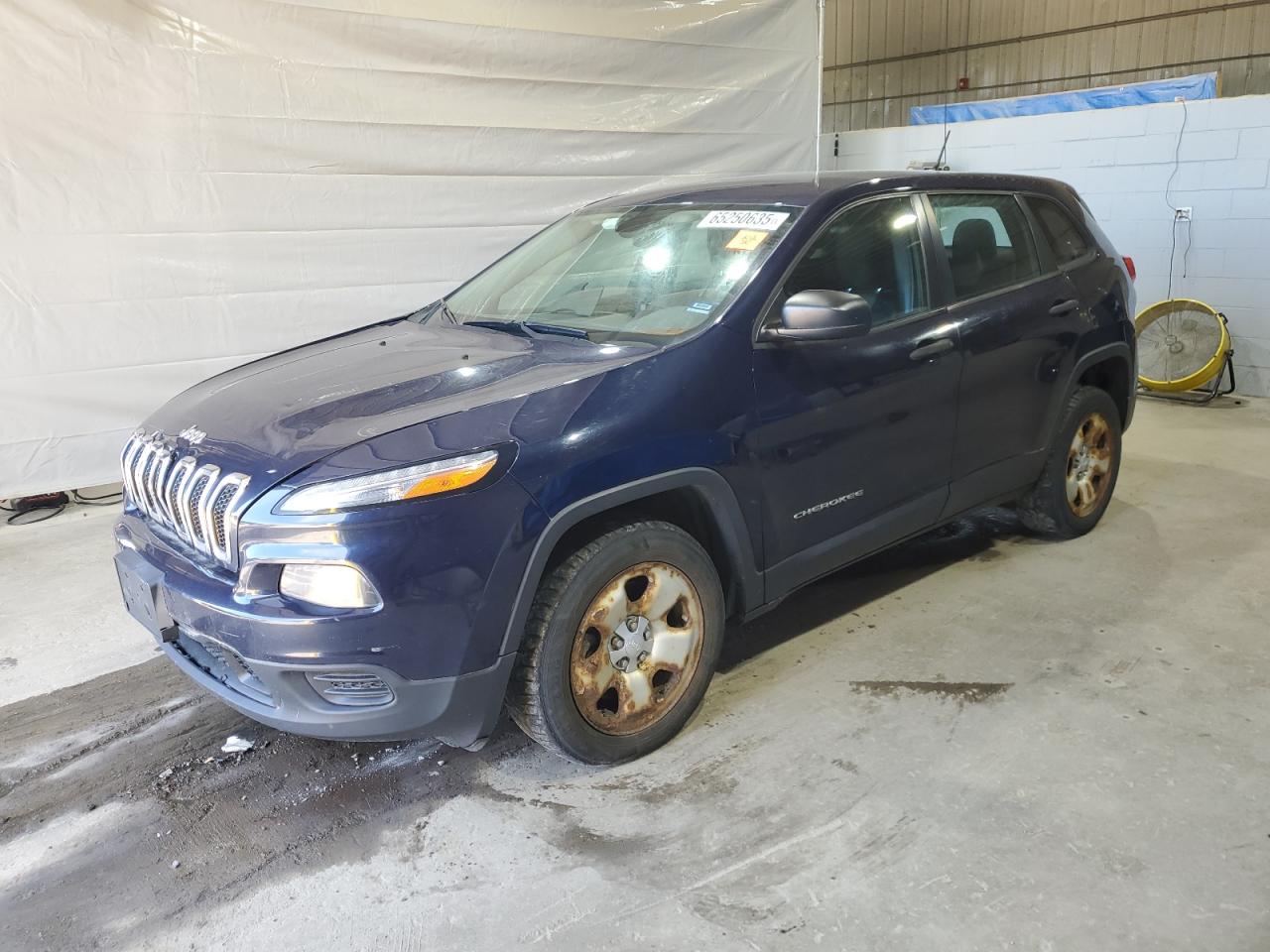 2014 Jeep Cherokee Sport, VIN 1C4PJLAB1EW318694 — Перед